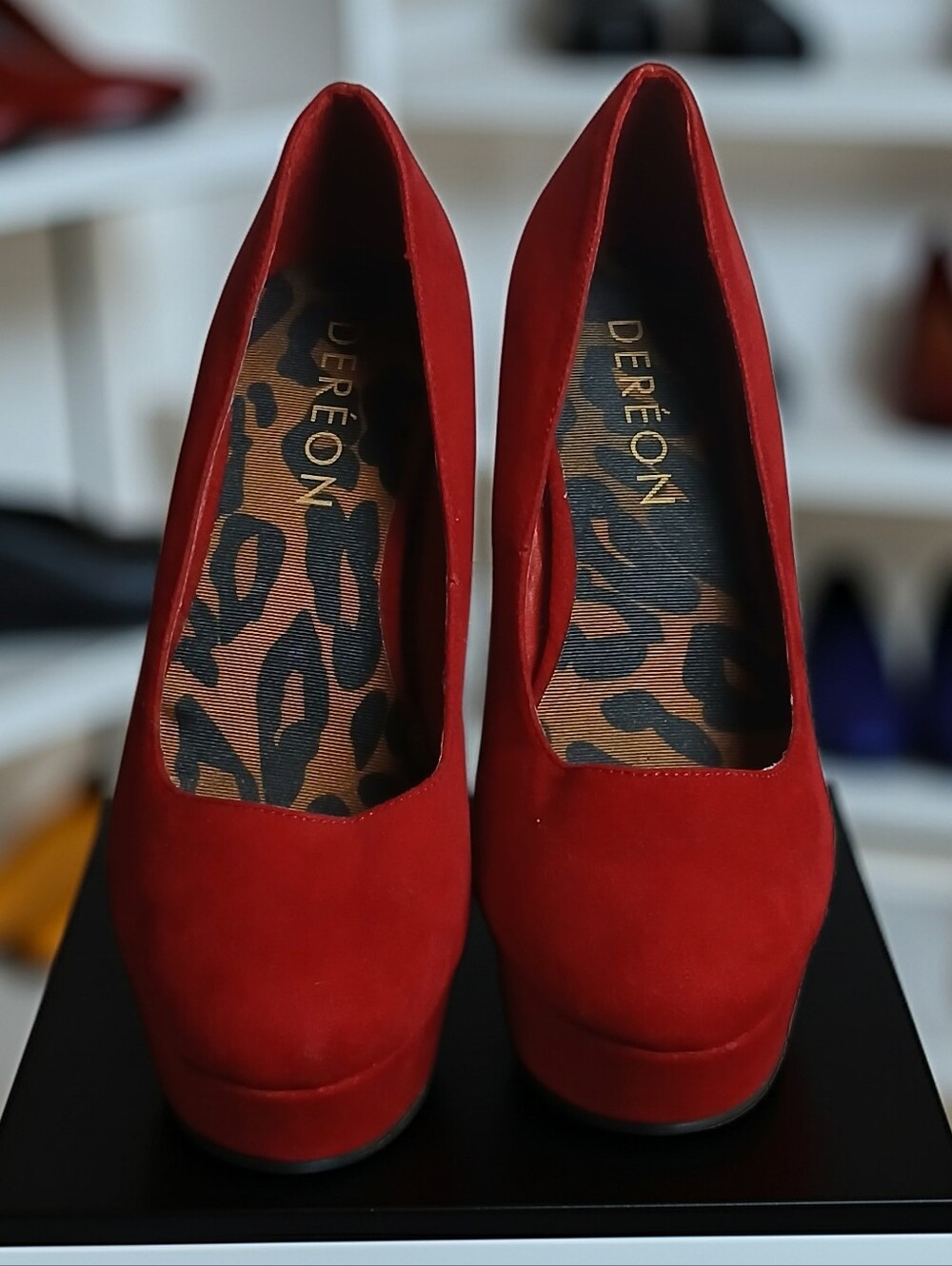 Dereon Nikki Red Suede Platform Stiletto Pump Heels Size 9